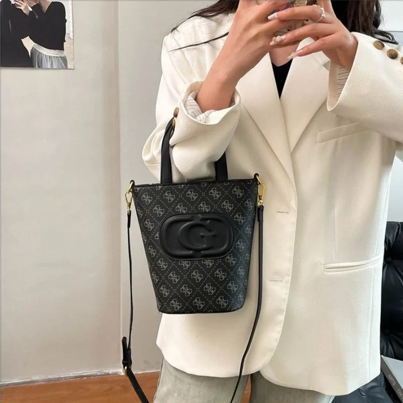 

Модная сумка через плечо, элегантный дизайн, горячая распродажа, женская портативная стильная новая модель 2025 года, роскошная