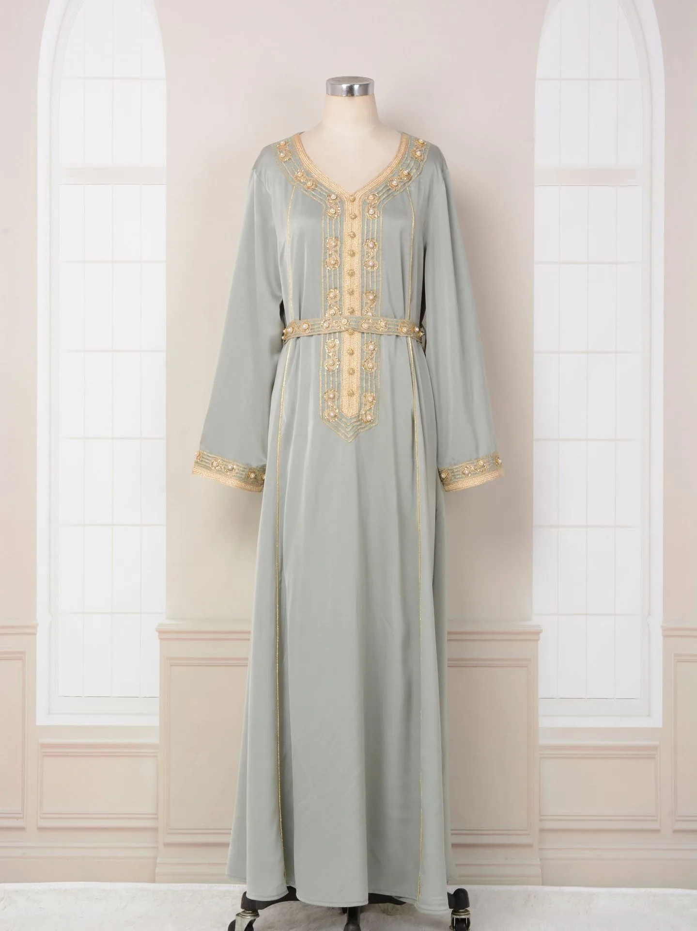 Naher Osten Muslim Abaya Großhandel Modisches elegantes besticktes Strasskleid Dubai Abaya