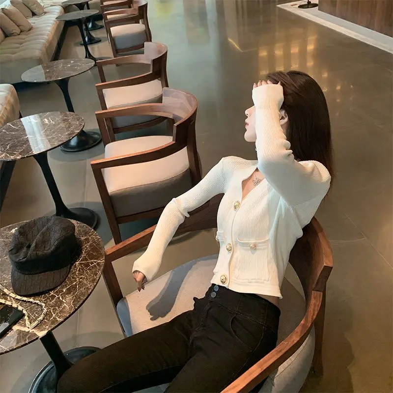 Вязаный кардиган, весенне-осенний наряд, тонкая короткая белая куртка с длинными рукавами и v-образным вырезом, новый тренд