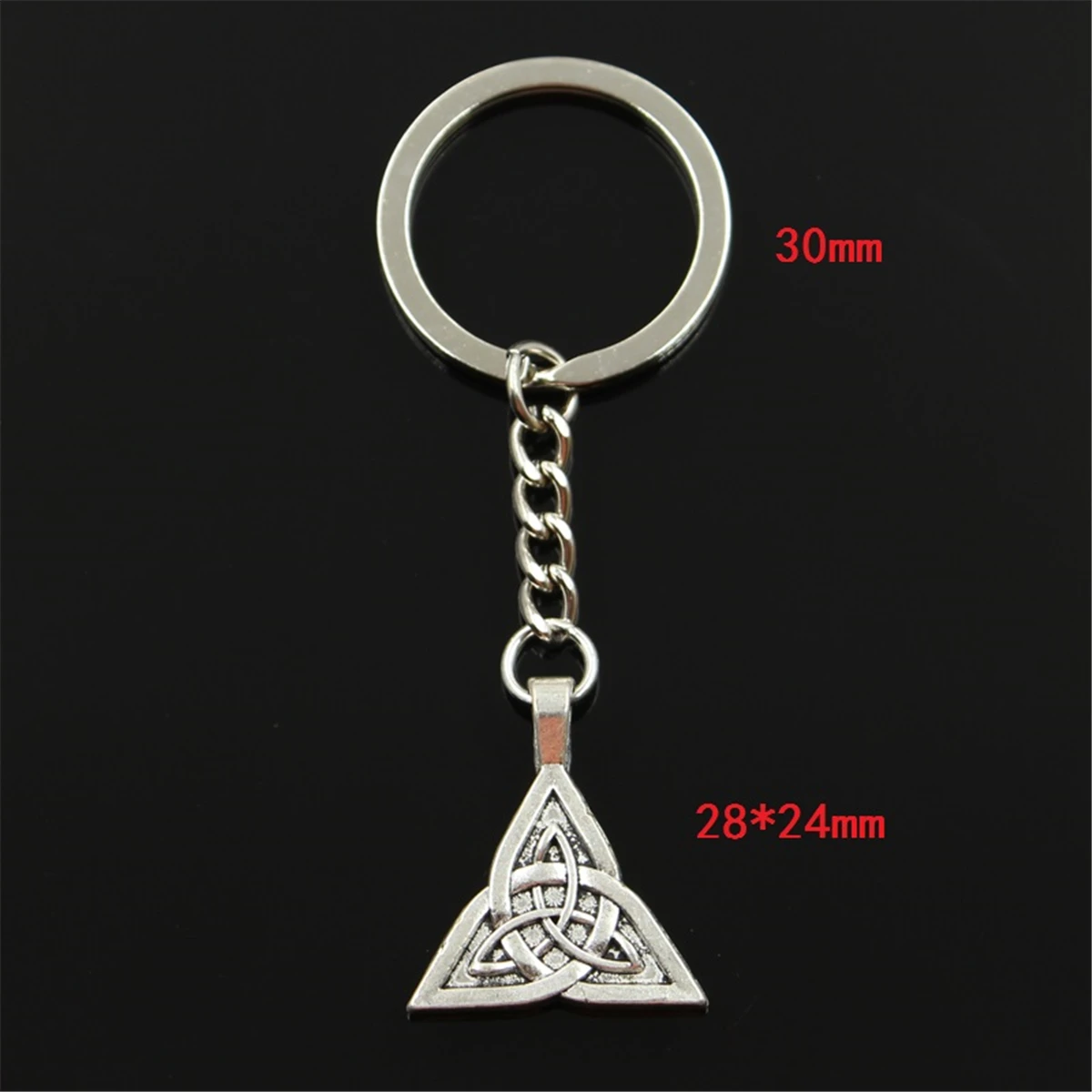 New Fashion Men 30mm Car Keychain DIY Metal Holder Chain Vintage Irish Knot Amulet Talisman 28x24mm Silver Color Pendant Gift