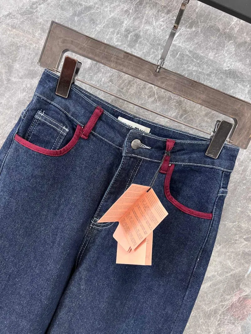 Jeans da donna nuovi autunnali 2024 Jeans casual a tubo dritto da strada per ragazze alla moda e squisiti americani retrò blu intenso