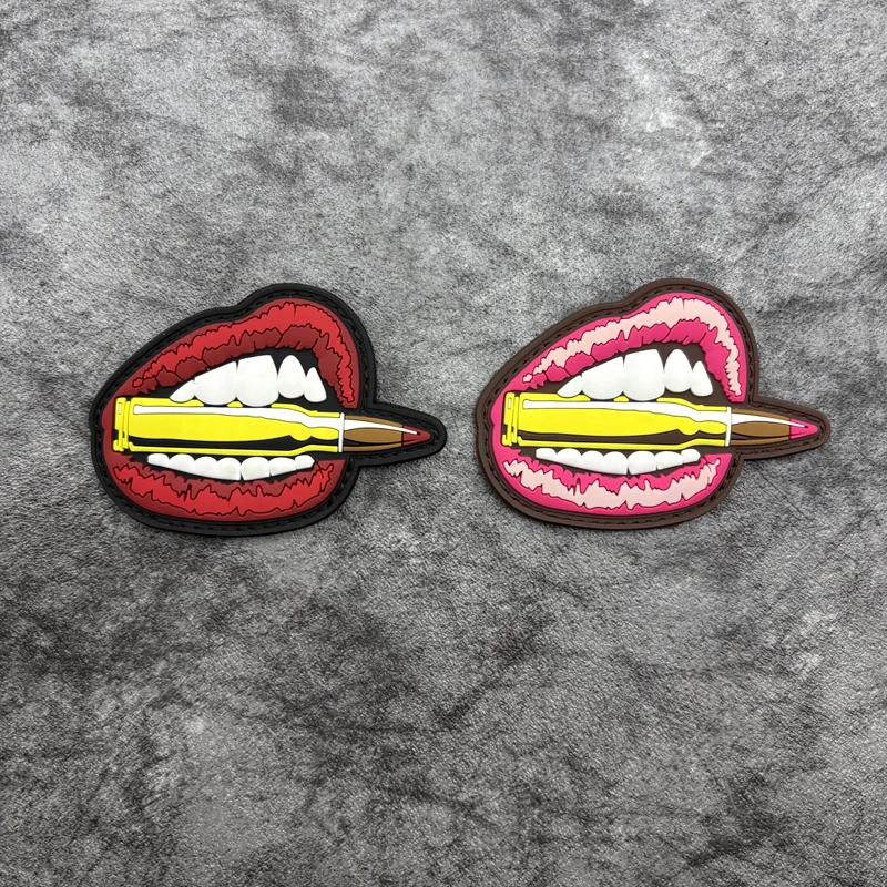 Parche de PVC con diseño de labios sexys, insignia de goma suave con efecto que brilla en la oscuridad, con cierres de gancho en la parte posterior, adecuado para bolsos, mochilas, chalecos y decoración de ropa, pegatinas y parches bordados.