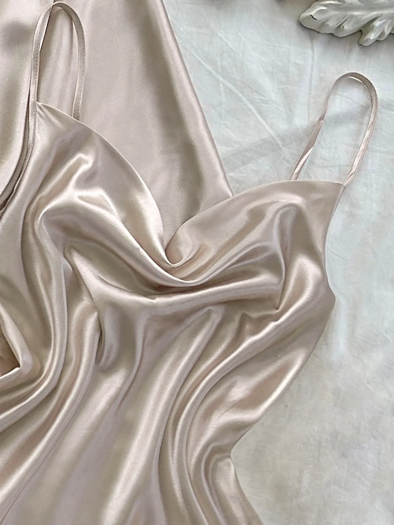 Pijamas de mujer con cuello en V de 3 piezas, bata Dexy de color sólido y pijama halter, conjunto de pijamas de poliéster para mujer