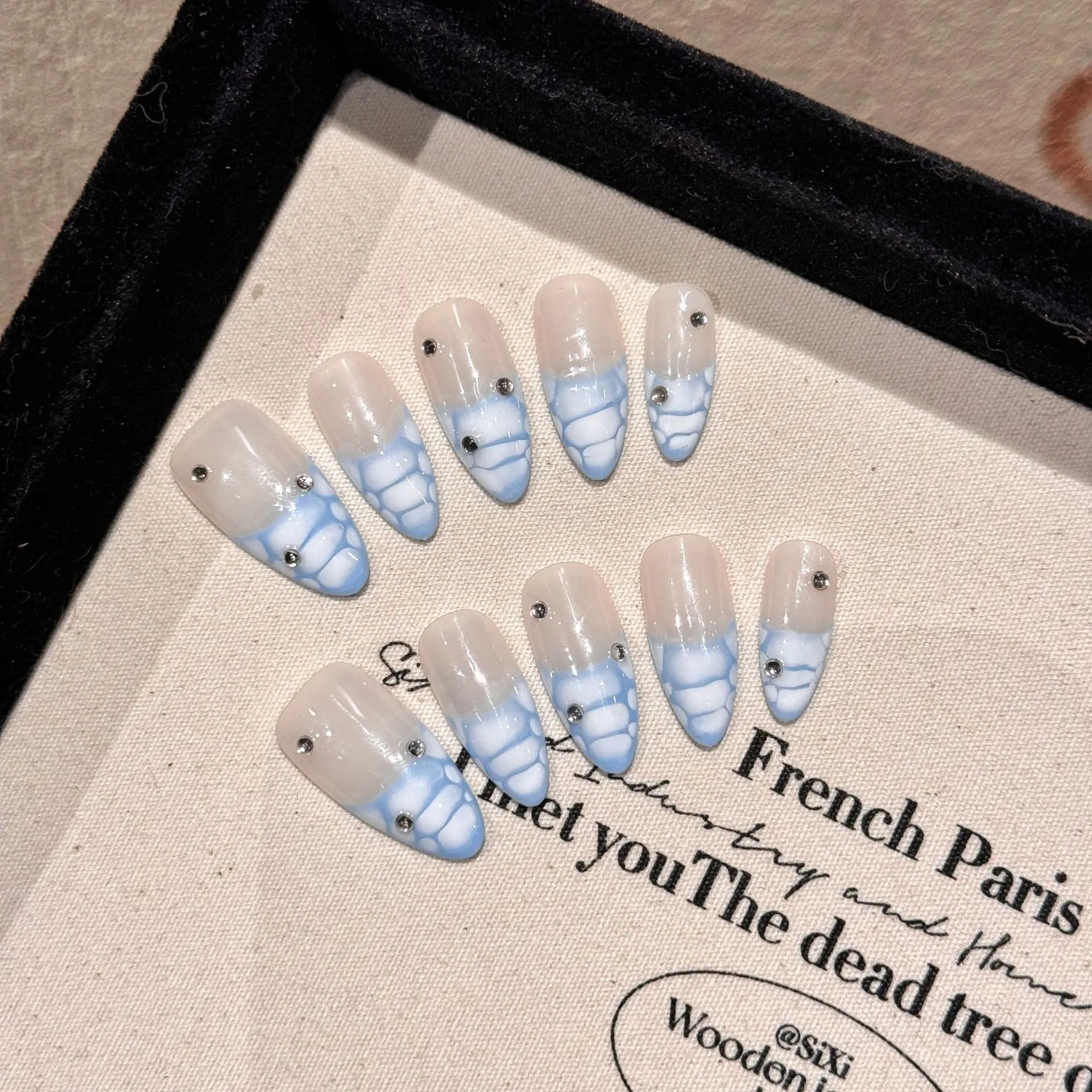 Handmade Press on Nails Crocodile Pattern Spice Girls Fake Nails for Women Girl Wearable Sweet Cool Short Almond False Nail Tips