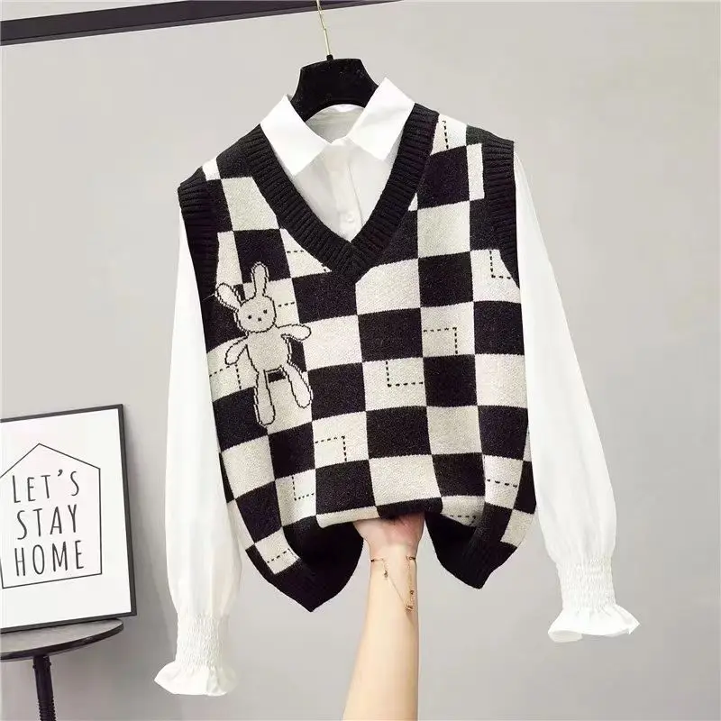 Women's Knitted Tank Top Spring and Autumn 2023 New Popular Women's Wear Design Sense Sweater Tank Top Fashion Outwear