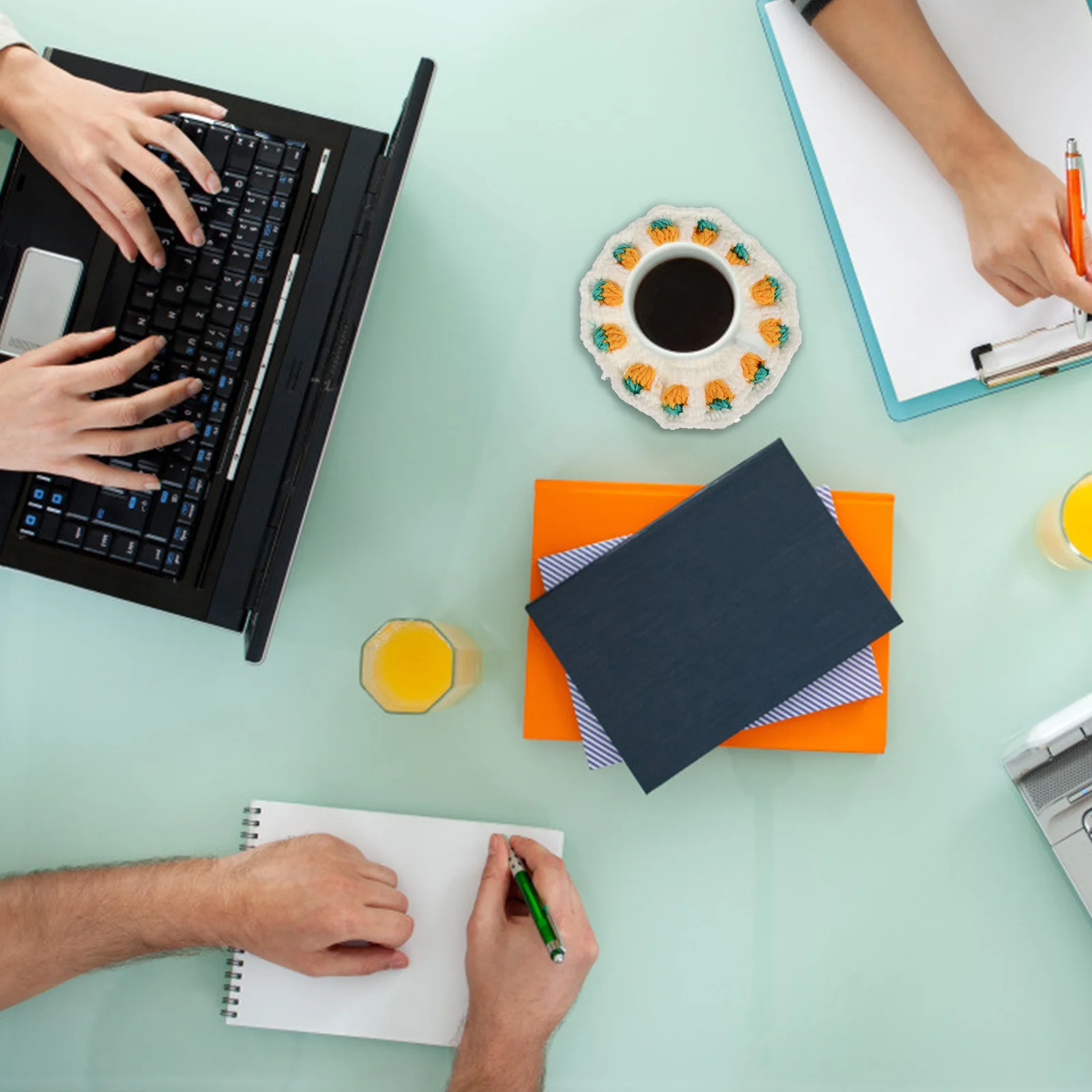 

5Pcs Braided Strawberry Coasters Handmade Thick Wool Cup Mats Tea Cup Holders Woven Round Placemats Dining Table