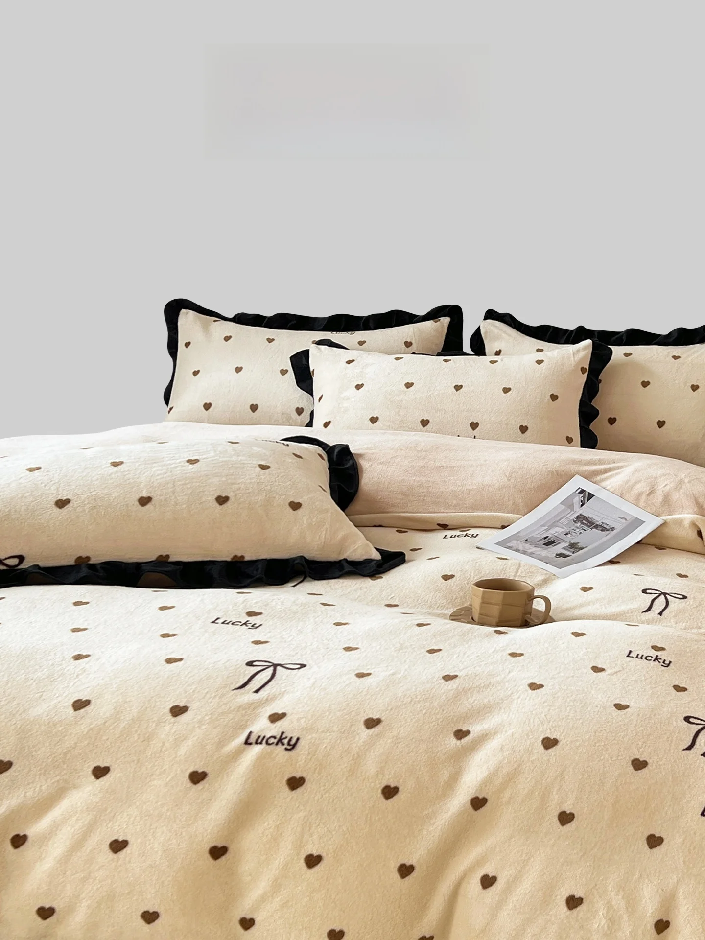 

Комплект постельного белья TOTOWISH из 4 предметов: простыня и пододеяльник из молочного вельвета с узелковым узором, сохраняющий тепло, с активной печатью