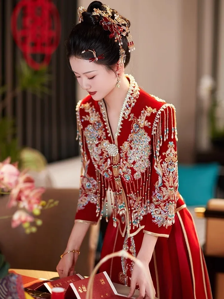 

Chinese-style bride's dress wedding gown velvet clothing
