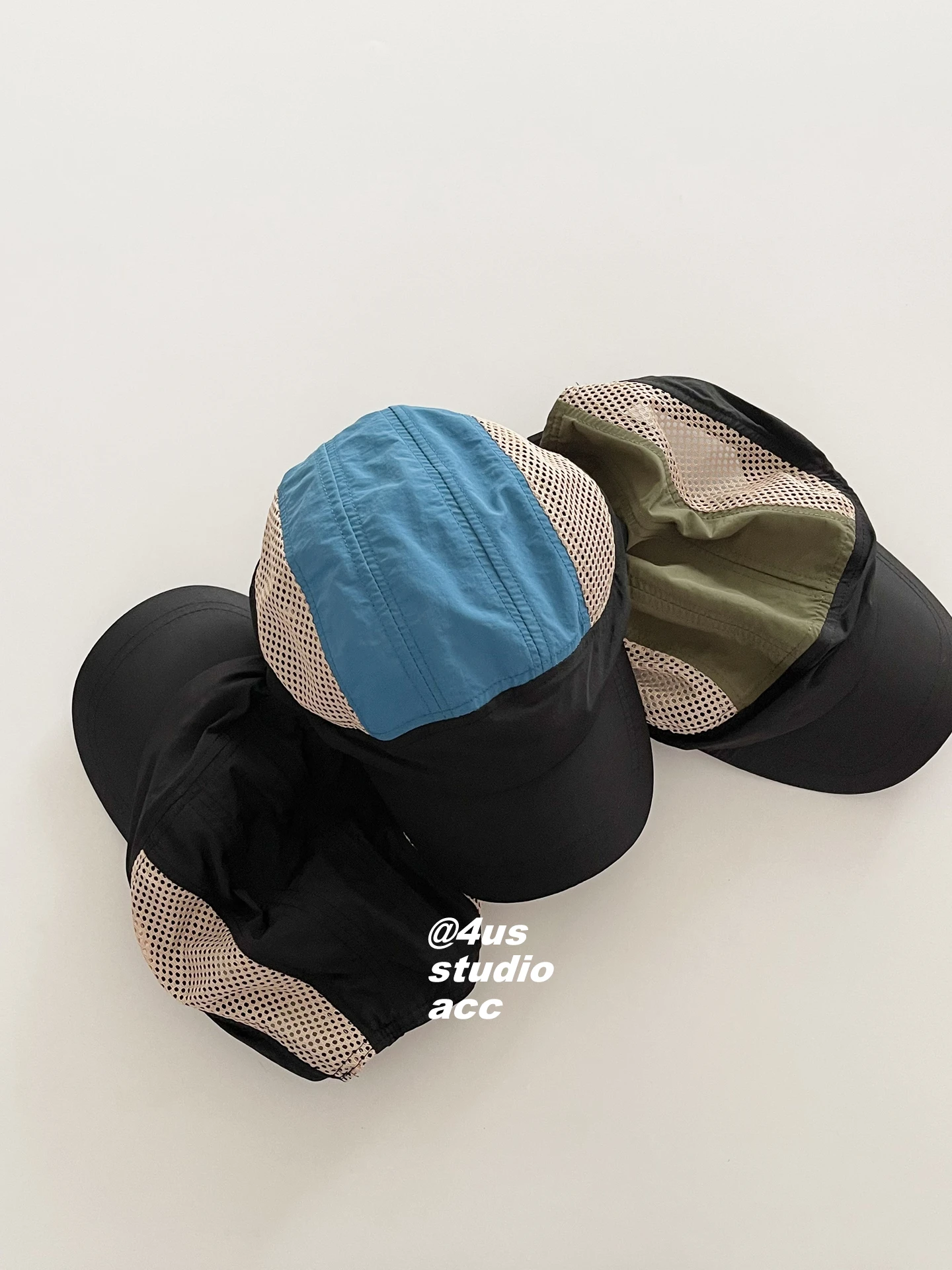 

Outdoor mesh cap women's summer breathable contrasting color splicing couple baseball cap men show a small tide