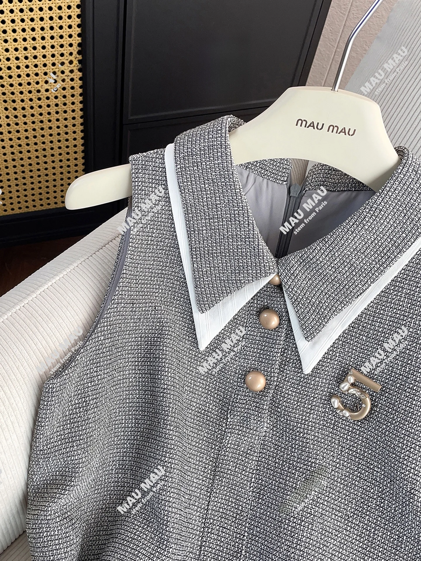 Vestido Colete Xadrez de Verão 2025 F de Alta Qualidade Design Sense Falso Duas Peças Cintura l Saia Midi Sem Ma...