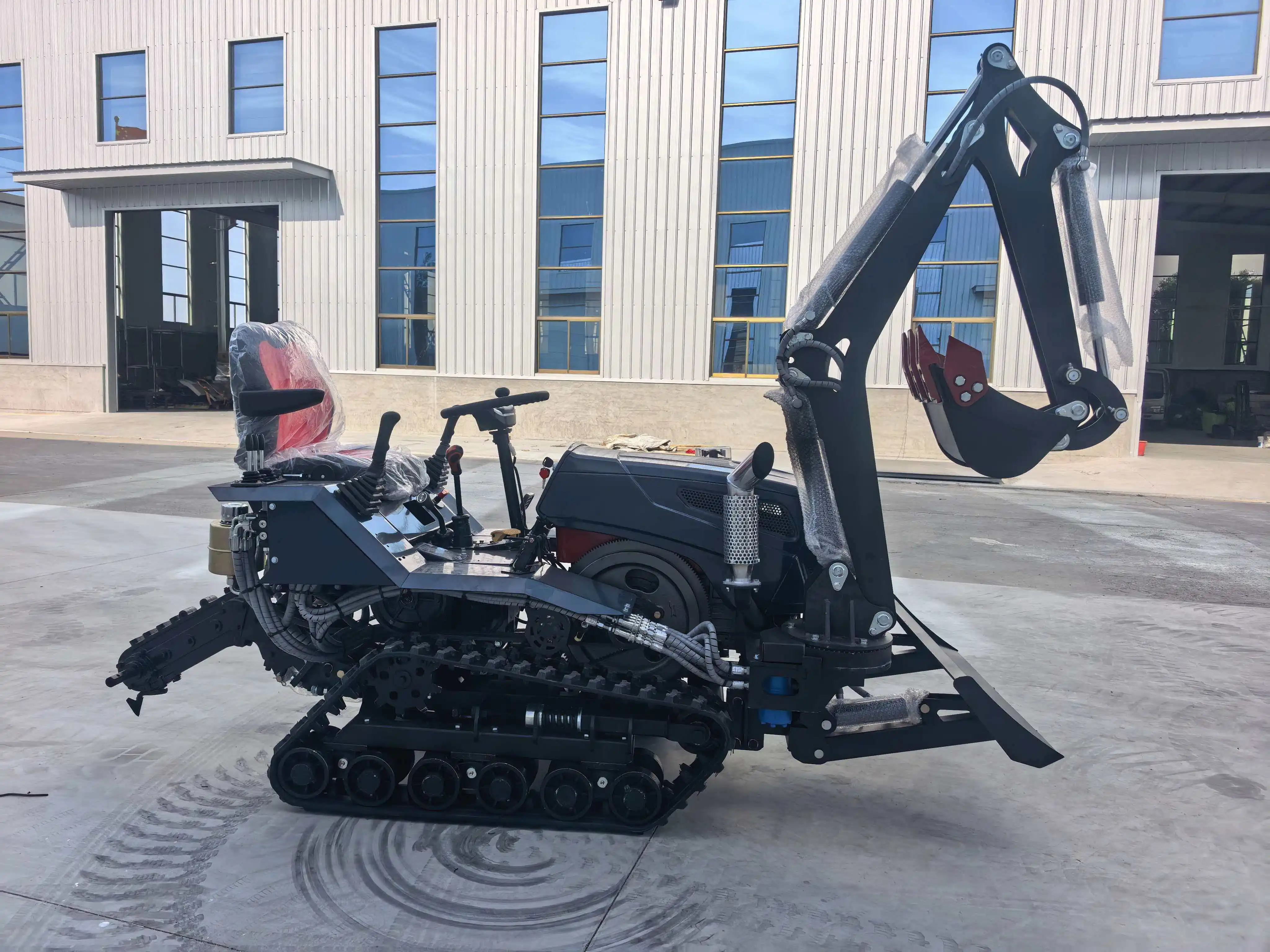 

Multifunctional Crawler Tractor EPA Euro 5 Emission Standard Free Shipping Small Farm Track Tractor Agriculture Working Machine
