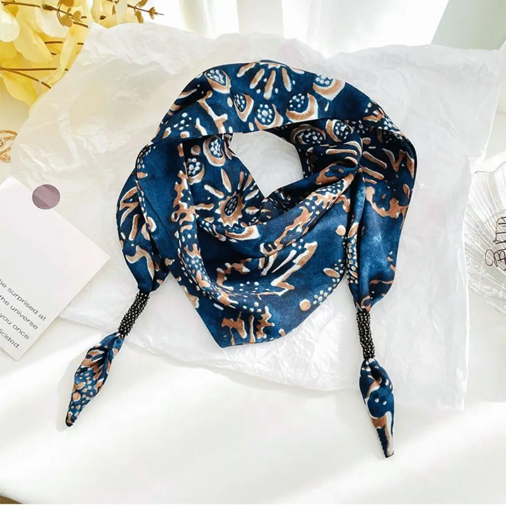 

Luxury Geometric Silk Scarf Shawls Printing Sunscreen Triangle Neck Scarves Korean Style Neckerchief Hijab Wraps Head Scarf