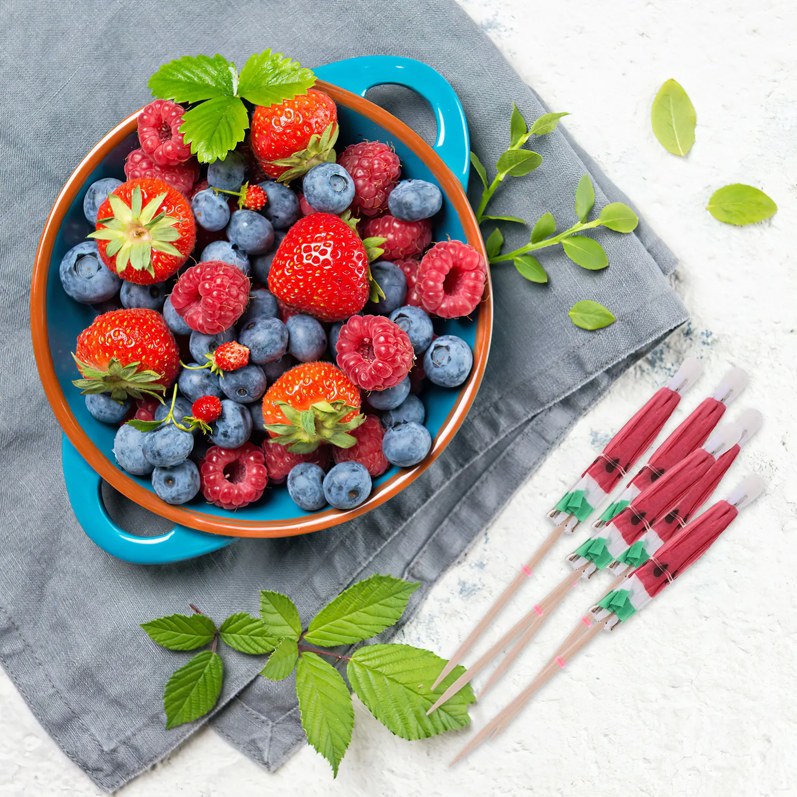 

50pcs Skewers Hawaiian Party Decorations Cocktail Umbrella Decorations for Drinks Cakes Banquets Party Supplies Wooden Picks