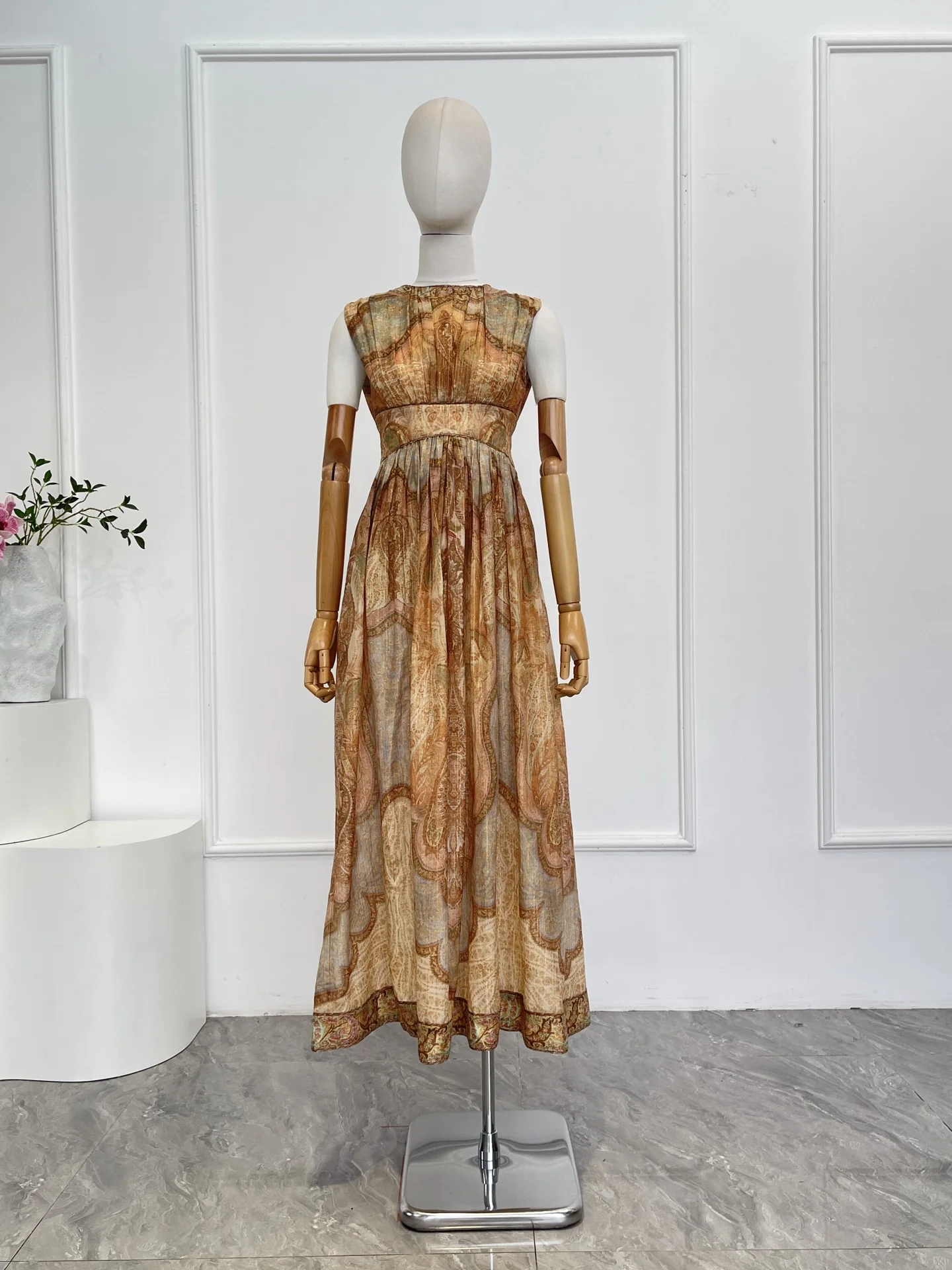 

2025 New Women's Brown Floral Paisley Print Sleeveless Midi Dress Top Quality