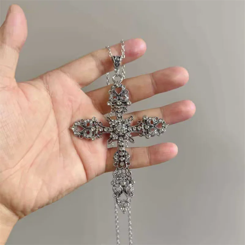 

European and American Gothic Large Cross Necklace Women Niche Design Punk Personality Collarbonechain Sweater Chain Accessories