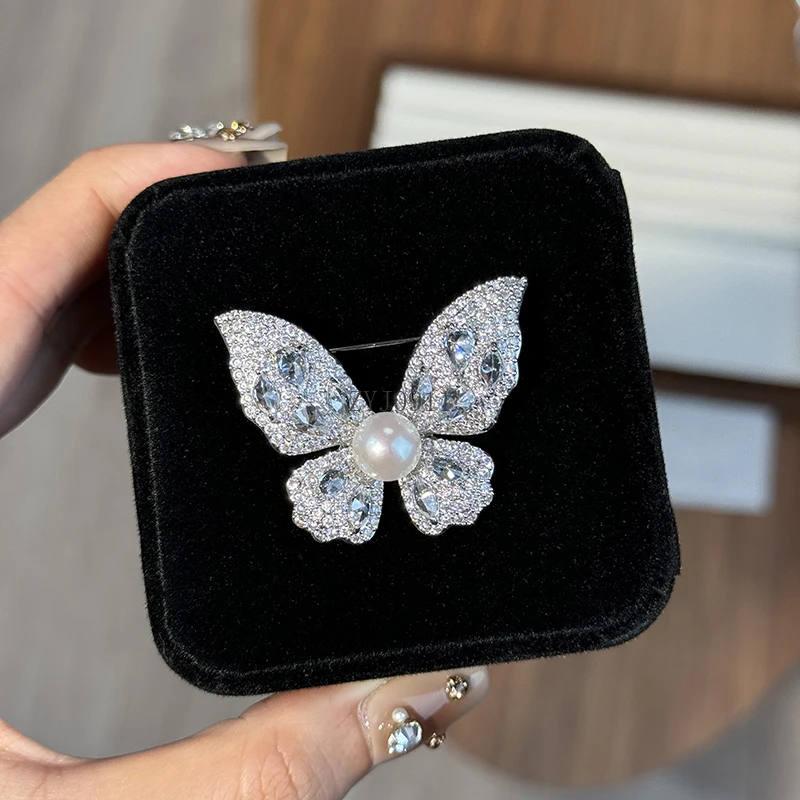 Perla naturale super flash farfalla zircone spilla lusso atmosfera autunnale e invernale spilla di fascia alta accessori per cappotti