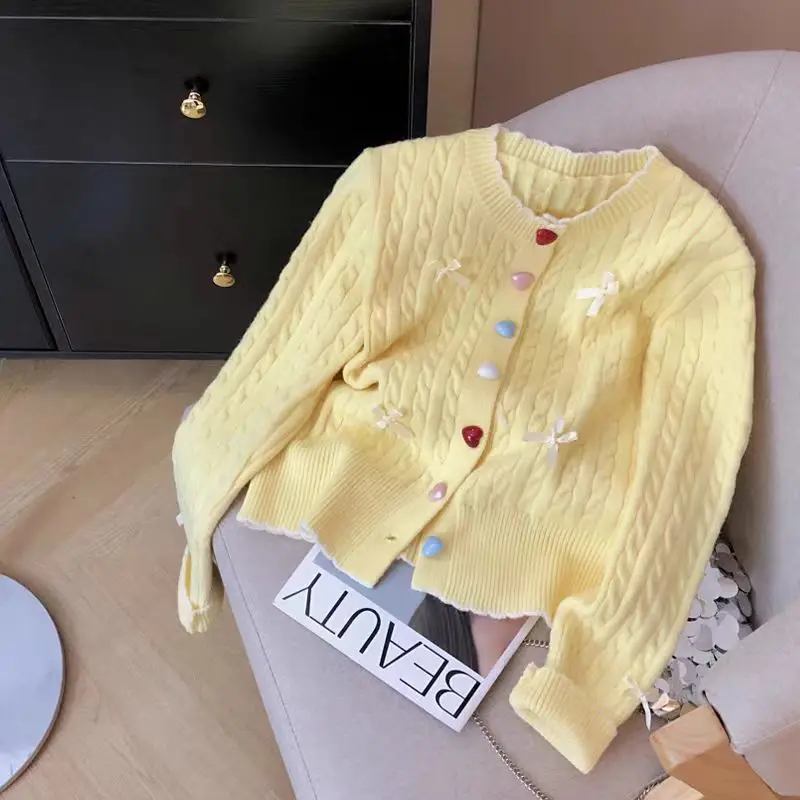 

Женский вязаный кардиган с милым бантом, осень-зима 2022, контрастный цвет, свитер с длинными рукавами, повседневные топы на пуговицах в форме сердца