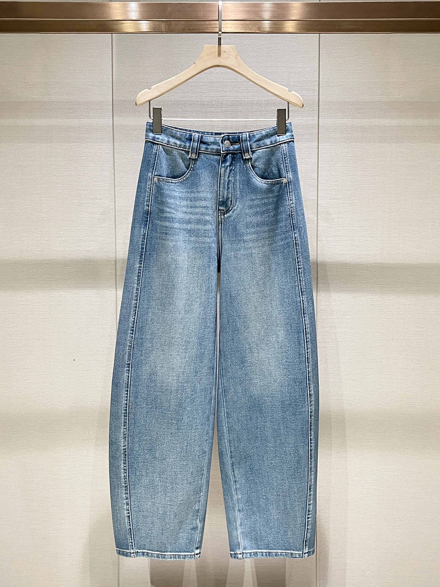 

Spring 2026 High Waist Slimming Blue Casual Washed Denim Pants Women's Long Trousers American Retro Style Straight Leg Jeans