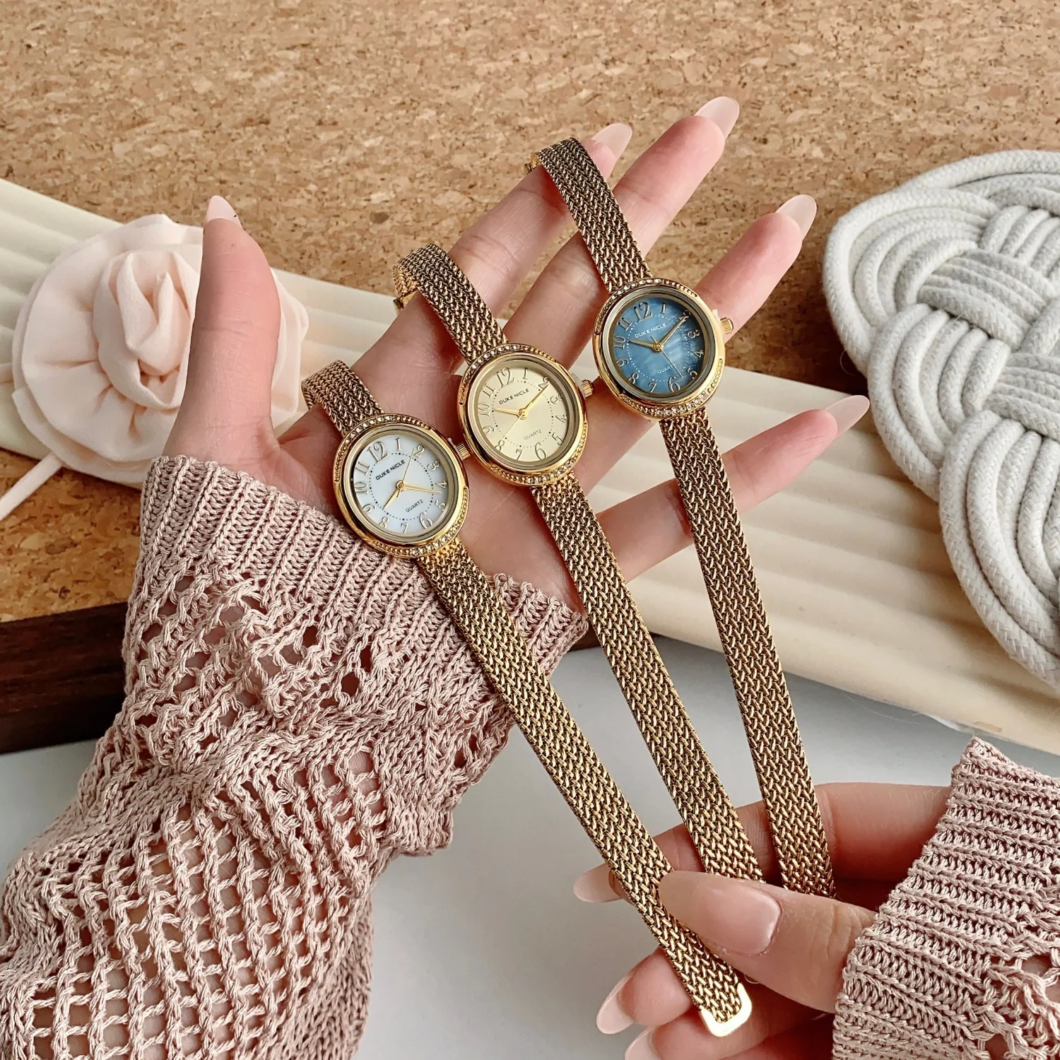 

Ретро-часы с плетеным ремешком из нержавеющей стали, модные женские часы с овальным циферблатом, женские кварцевые наручные часы, подарочные аксессуары