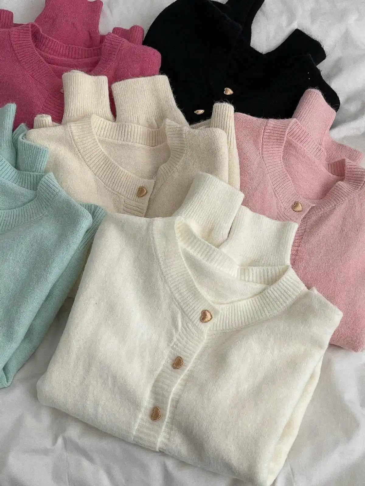 Cardigan à Manches sulfet Col Rond pour Femme, Tricot à Simple Boutonnage, Simple et Polyvalent, Couleur Unie, avec Bouton en Forme de Cœur