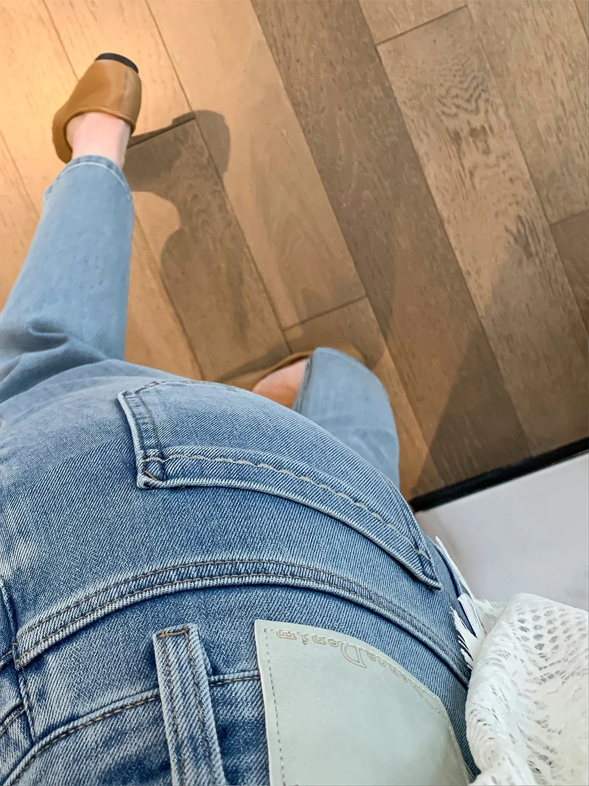 

Женские джинсы с высокой талией, прямые, синие, выбеленные, облегающие, весна 2026, новый стиль, ретро-деним, Love Devil Fish