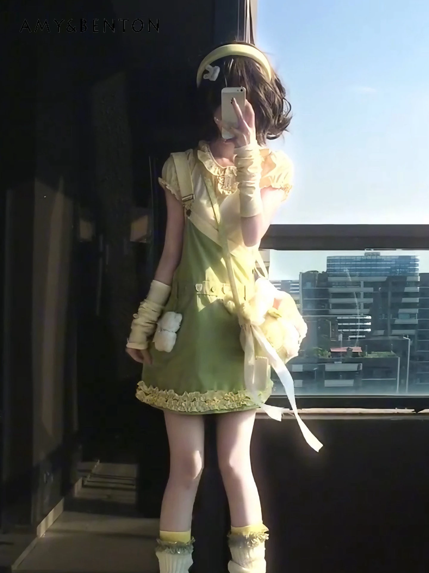 

2025 Summer New Sweet Fresh College Style Cute Apricot Short Sleeve Top Light Green Lace Strap Dress Two-Piece Set