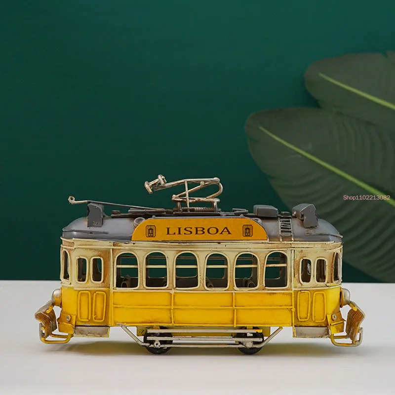 Retro Home Decoration Handicrafts Aesthetics Accessories Industrial Wind Tram Miniature Model Youth Room Steampunk Gi