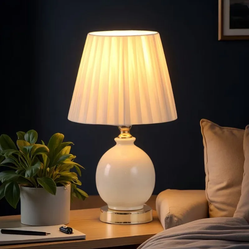 

Modern Minimalist Ceramics Table Lamps LED Bedroom Bedside Living Room Study Hotel European Style Atmosphere Lighting Fixtures
