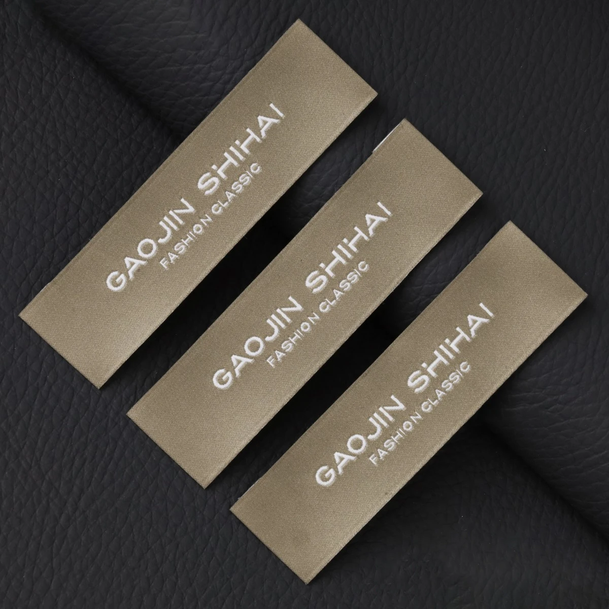 Custom Woven Neck Labels Low MOQ High Density Fabric Tags for Kids T-Shirt Sleeve Cuffs Small Batch Wholesale