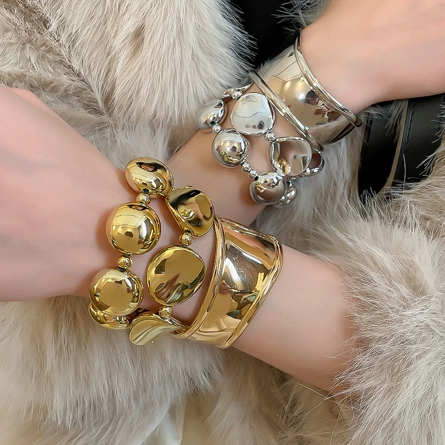 

Модный набор из трех браслетов неправильной круглой формы: экстравагантный дизайн, высококлассное качество, женские ювелирные украшения.