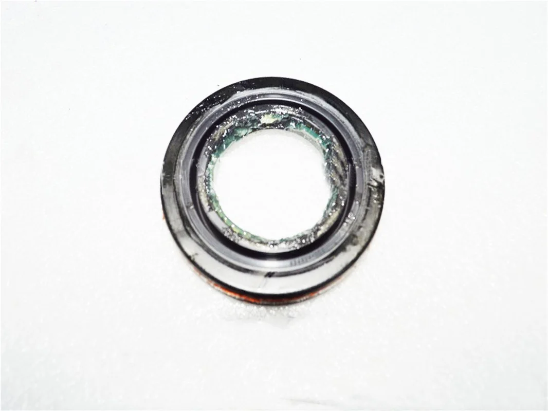 original 1pcs 2017589 AXLE SHAFT INNER OIL SEAL, Foton Tunland USE high quality