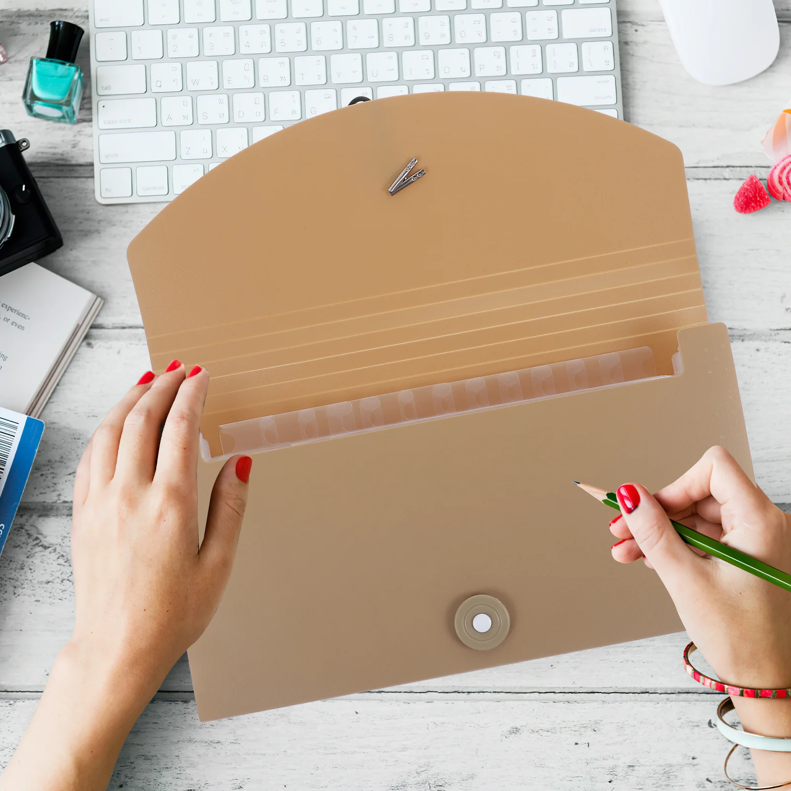 13 جيوب من البلاستيك مجلد ملفات قابل للتوسيع منظم مستندات مقاوم للماء مجلد الأكورديون المحمول مع تسميات ملونة مادة Pp #2