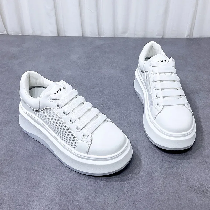 Small stature, tall, small white shoes, women's genuine leather 2024 thick soled sponge cake mesh casual board shoes, breathable