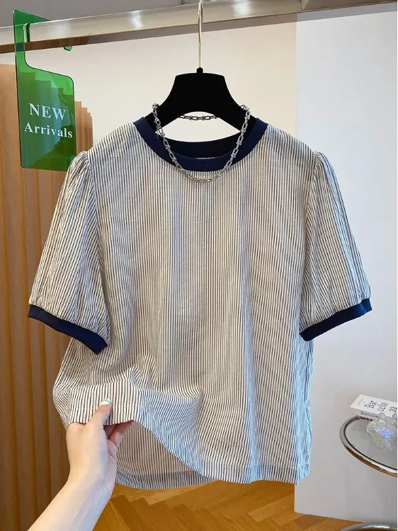 تي شيرت نسائي أنيق بأكمام قصيرة مخطط على الطراز الكوري فضفاض برقبة مستديرة مناسب للعمل موضة صيفية #1