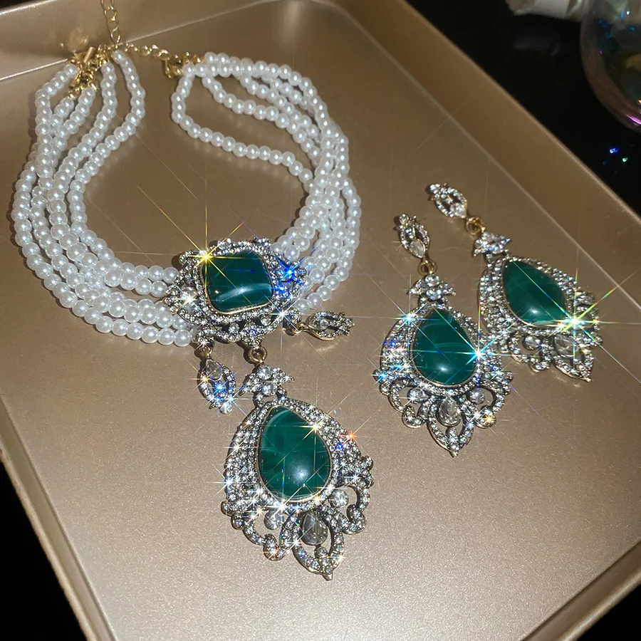 Mehrschichtiges Perlen-Schmuckset im Hofstil, luxuriöses, hochwertiges Ohrringe- und Halsketten-Set