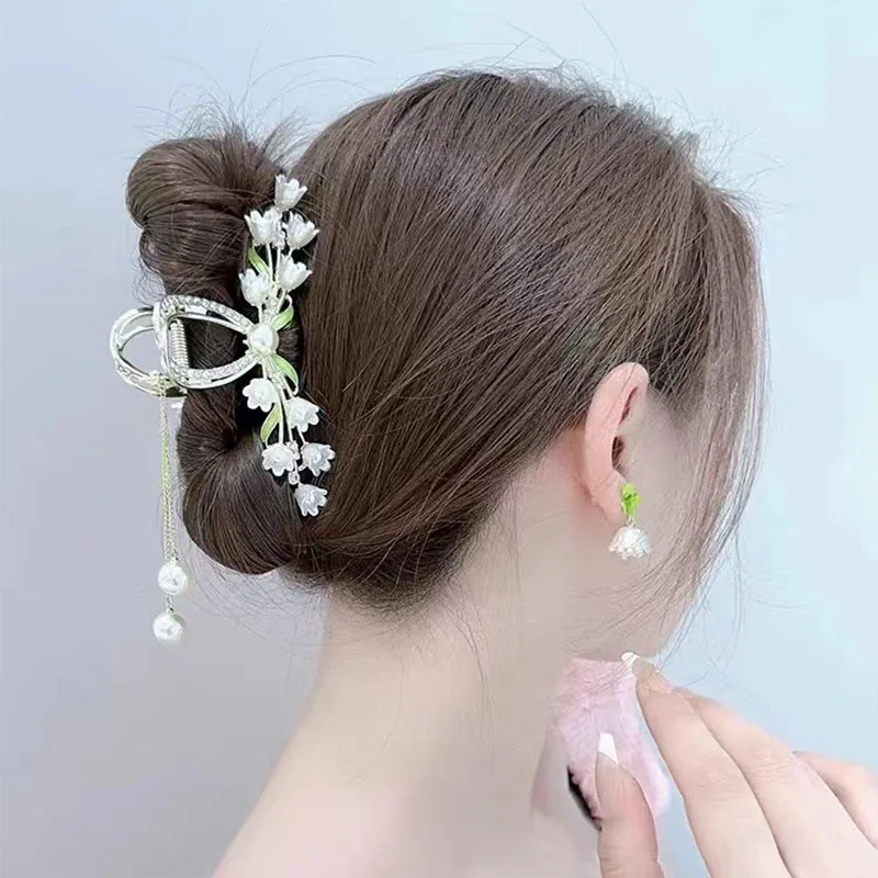 

New Bell Orchid Butterfly Tassel Shining pearl Hair Claw For Women Fashion Exquisite Metal Hair Clips Hair Accessories