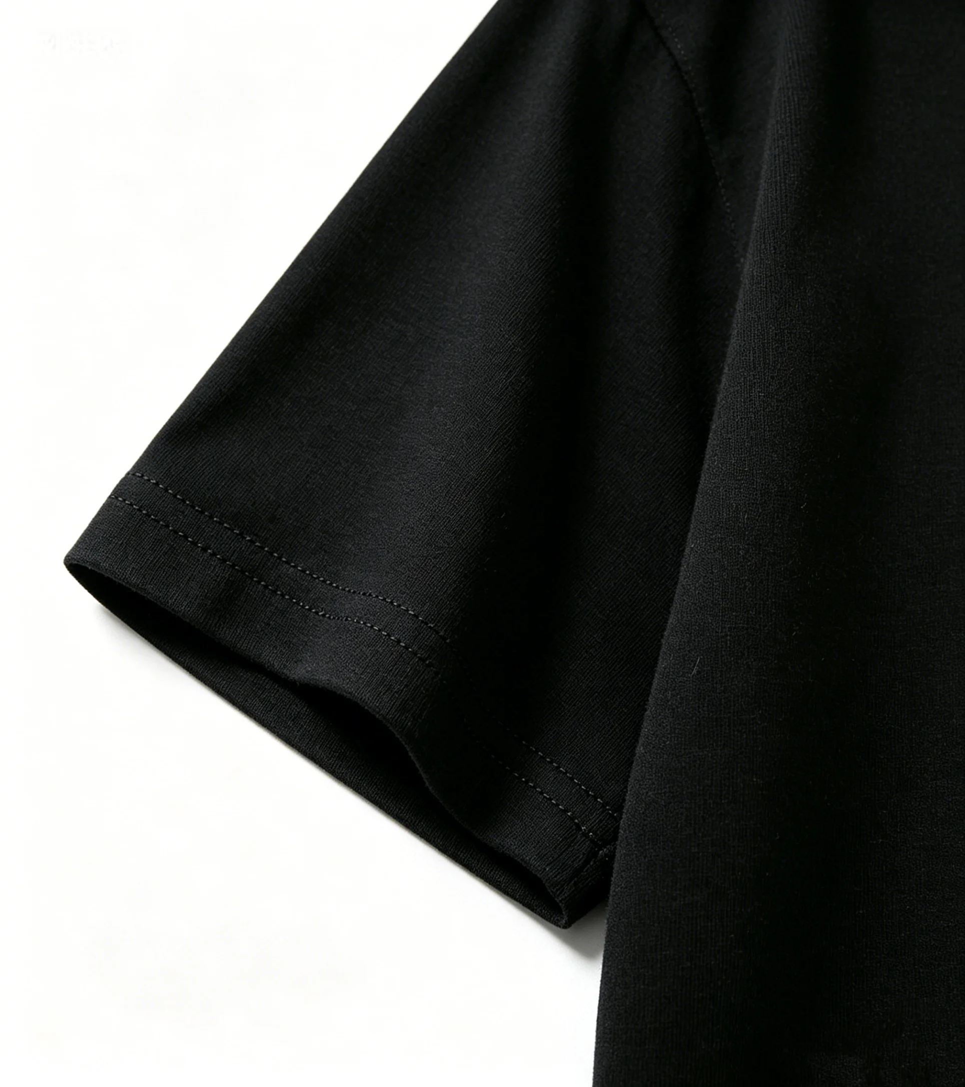 Black Round-neck Short-sleeved T-shirt with A Classic Japanese SHOEI Motorcycle Racing Helmetthe view 3