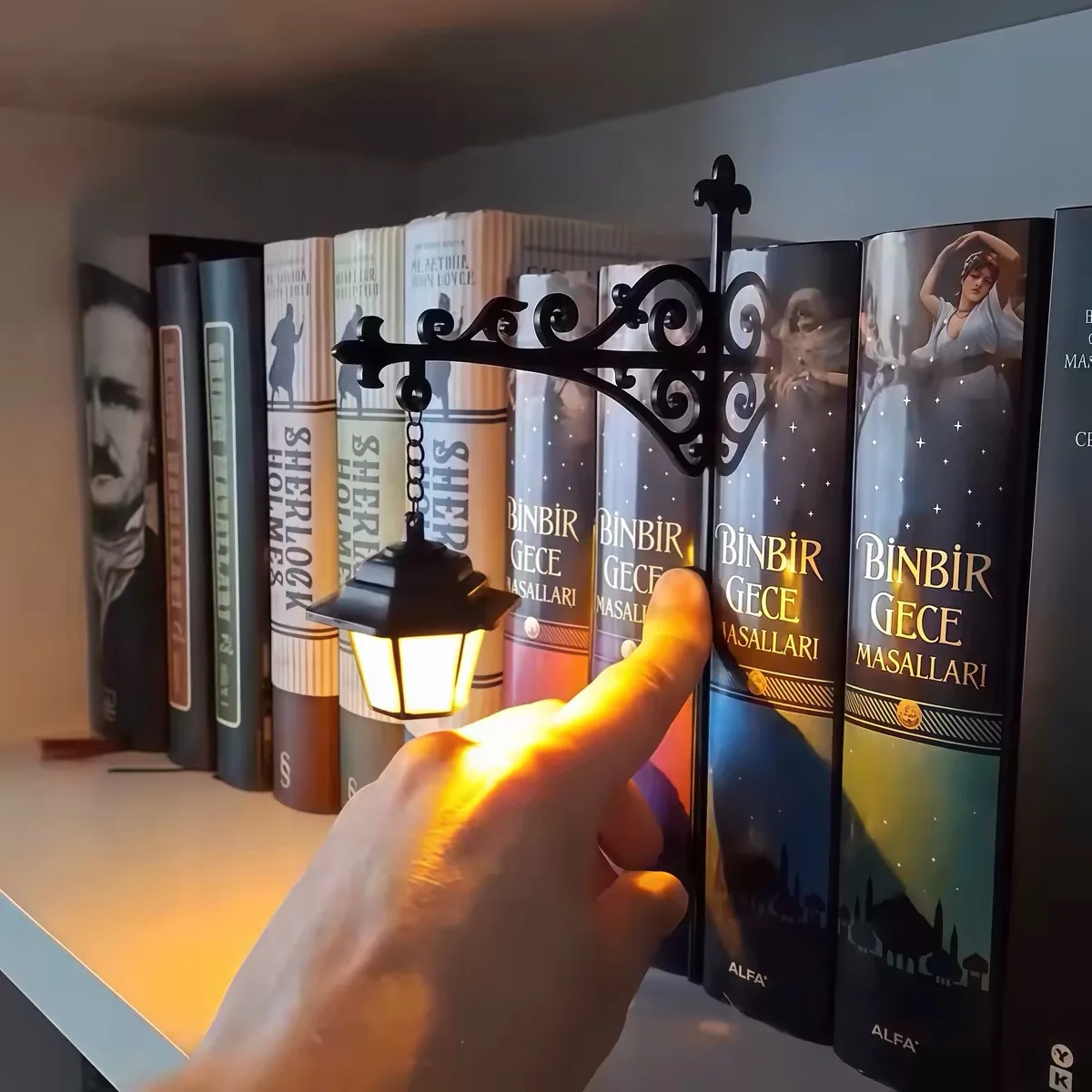Vintage Bookshelf Lantern LED Book Nook Light Decorative Shelf Lamp Bookend Reading Corner Home Library Ornament