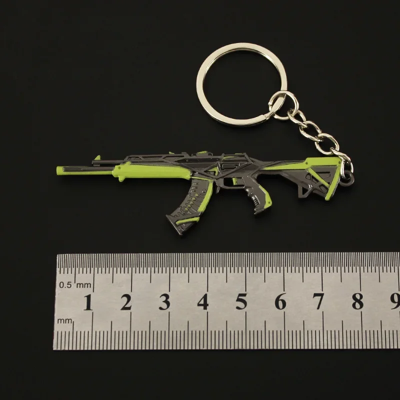 8cm Valorant Melee Reaver Weapon Model Keychain for Men RGX 11z Pro Vandal Skin Enamel Metal Key Ring Fans Car Bag Decor Jewelry