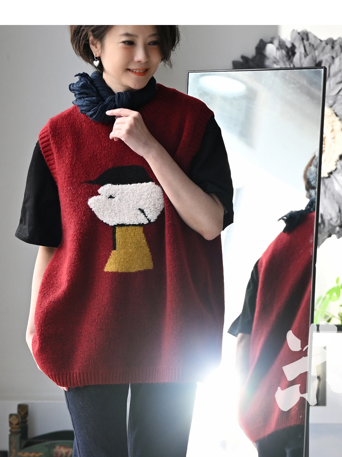 

Casual Cartoon Knitted Flower round Ne Pullover Red Vest Women Milan Declaration Spring 2026 Blend Fabric Warm Outerwear