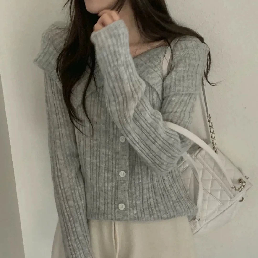 เสื้อสเวตเตอร์ถักสไตล์วินเทจสุดชิคสำหรับฤดูใบไม้ร่วงและฤดูหนาว ปกพับติดกระดุมเม็ดเดียว ทรงหลวม ใส่สบาย เหมาะกับผู้หญิง ใช้งานได้หลากหลาย