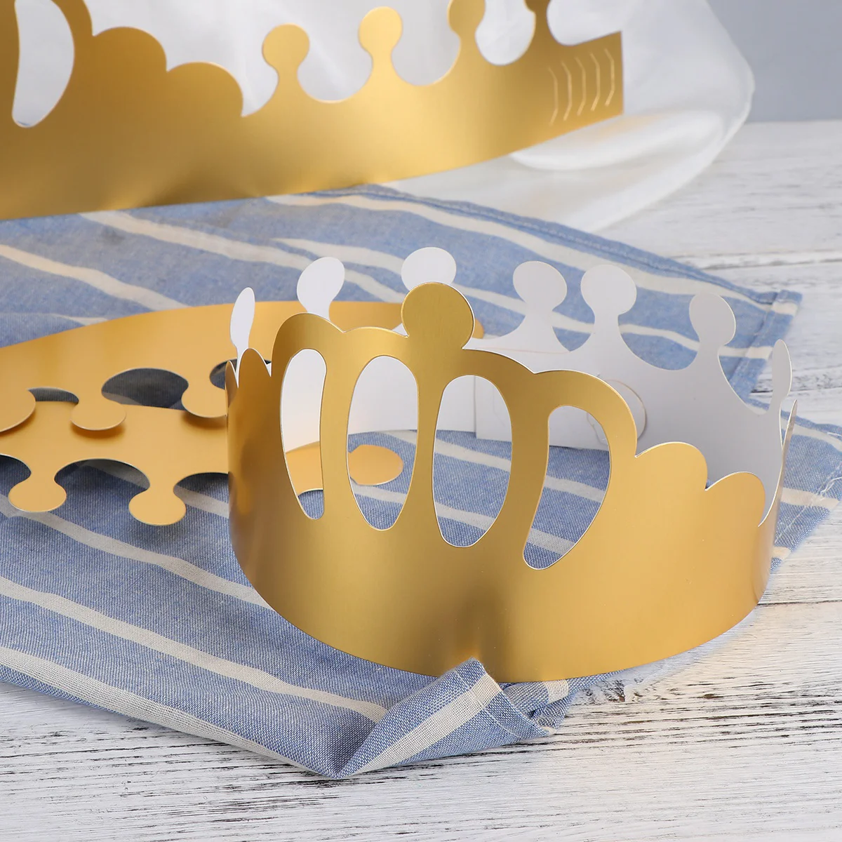 12 ชิ้น Golden Party หมวกปรับ Tiara Crown หมวก Party Supplies สําหรับเด็กผู้ใหญ่วันเกิดฉลอง Photo Props