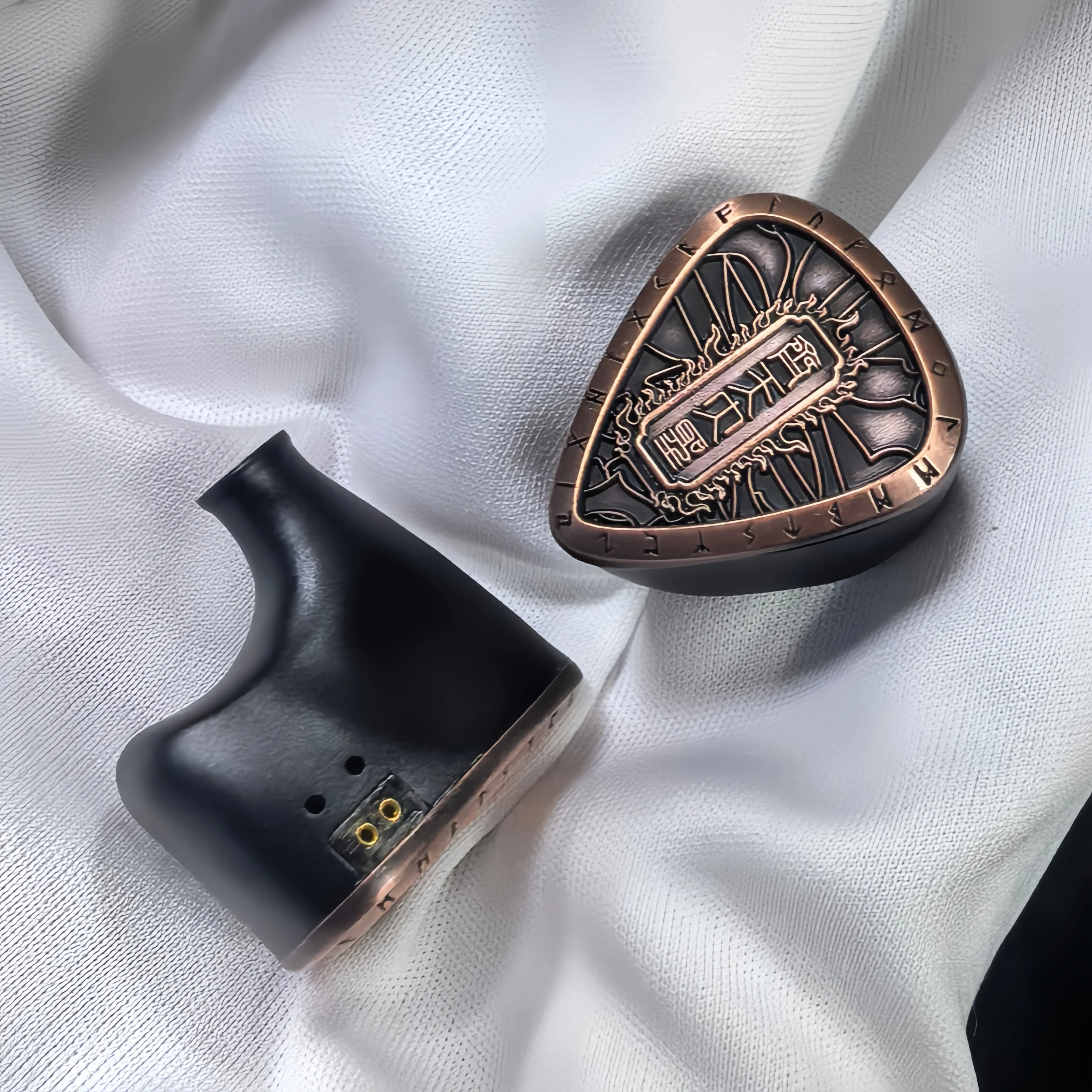 Geekyaudio SunWuKong Great Sage Equalling Heaven 2DD+10BA+4EST 32 Driver Hybrid Monitor IEMs Flagship Hifi Earphones Audiophiles