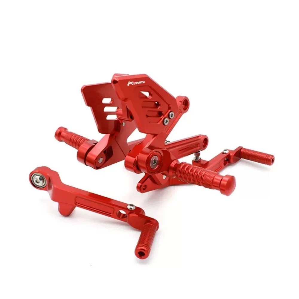 Racing pedals compatible with QJMOTOR SRK800RR and SRK600RS, adjustable/rear-shift pedals, 2023-2026 model accessories.