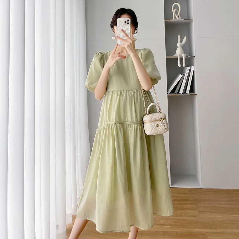 

Korean Plus-Size Maternity Dress: Elegant Chiffon Gown with Puff Sleeves - Fashionable & Flowing Pregnancy Wear for Curvy Moms