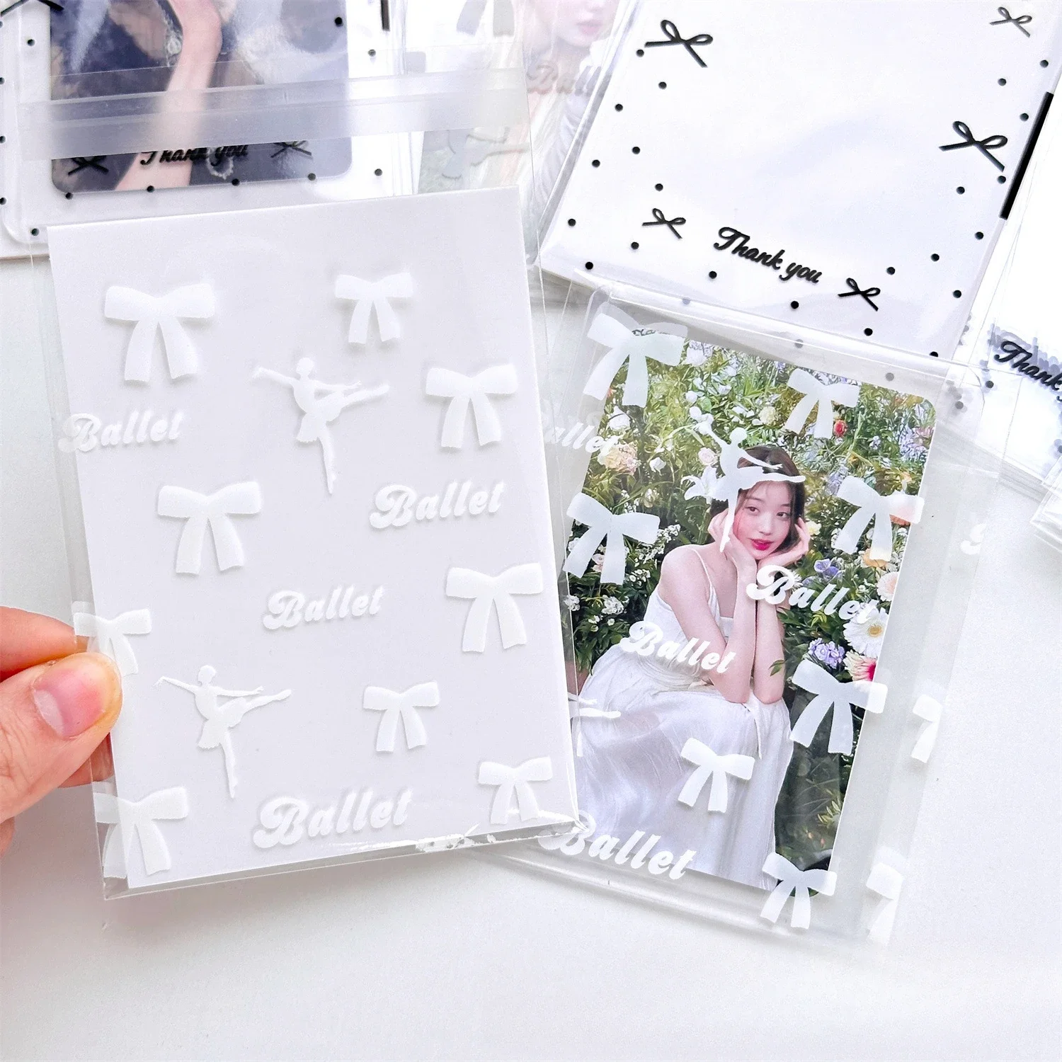 50pcs 아이돌 카드 슬리브 INS 발레 스타일 Photocard 수호자 Ins 투명 Bowknot 인쇄 자체 접착 Opp 가방 포장 가방