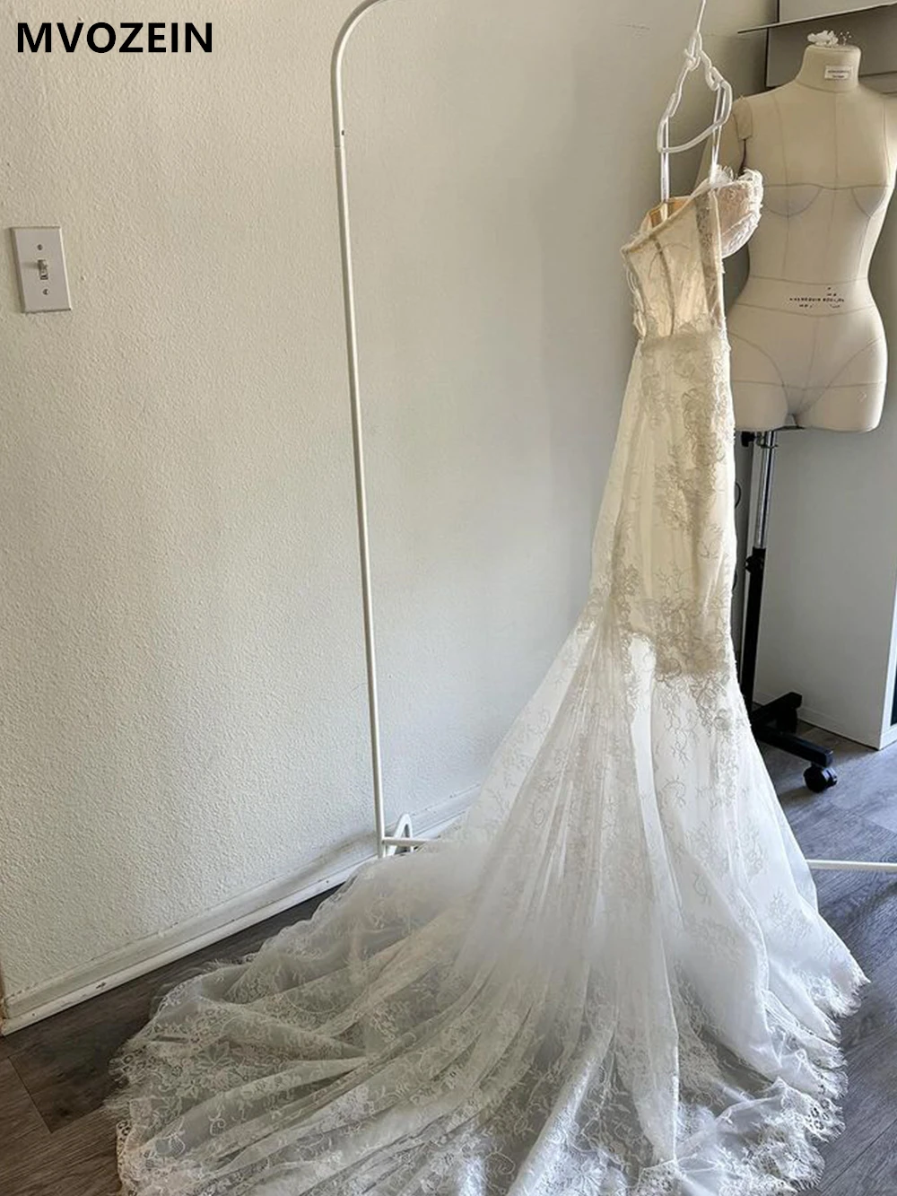 MVOZEIN レースマーメイドウェディングドレス恋人パールビーズ花嫁ドレスコートトレインウェディングパーティードレスウェディングドレス