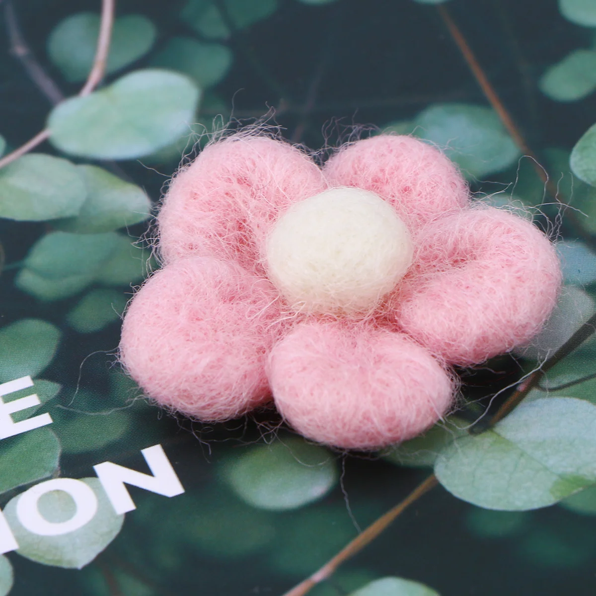 

Wool Roving For Needle Felting Colorful Pure Diy Art Craft Accessory Beginner Jewelry Making Wool Felt Five-Petal Flower