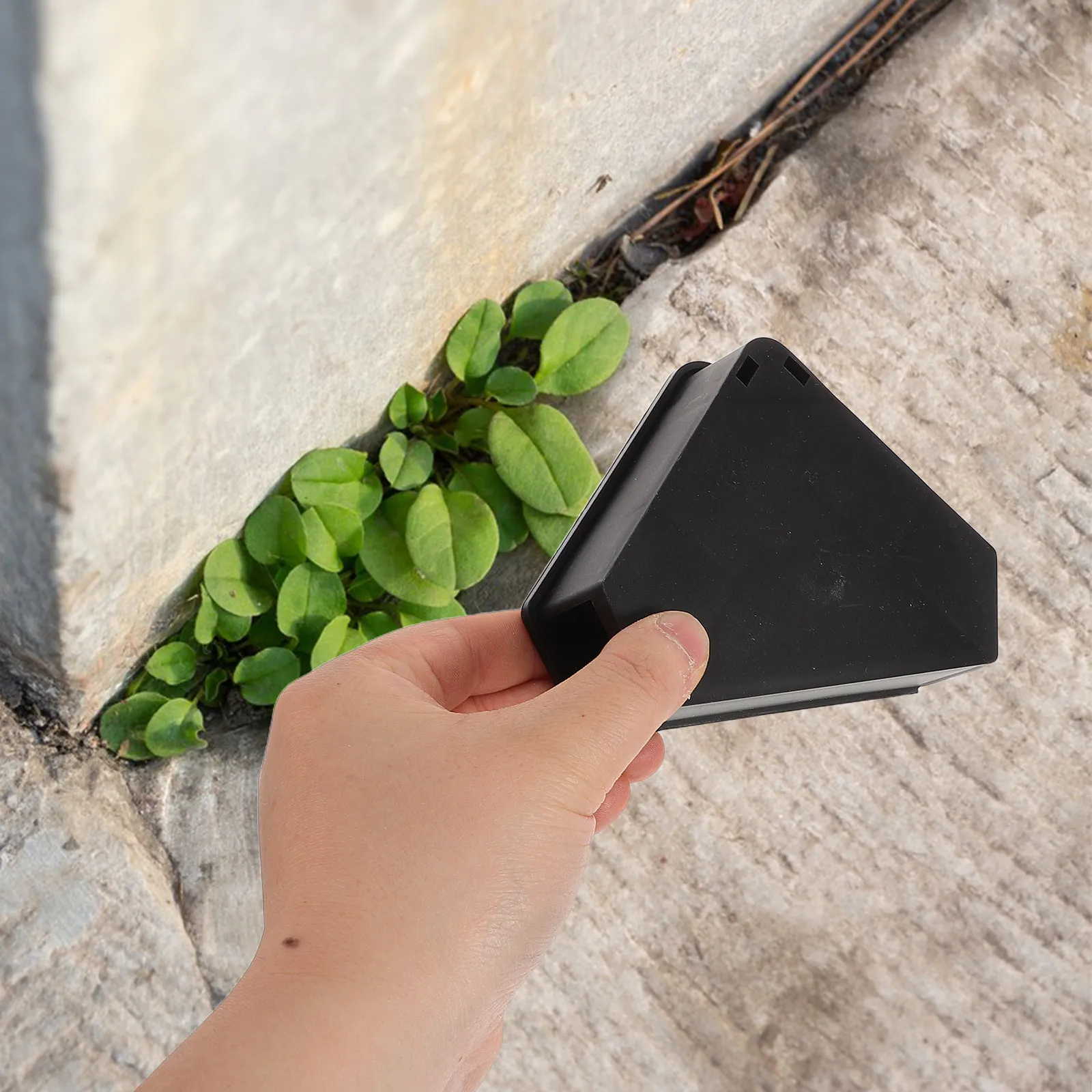 

6Pcs Triangle Mouse Baits Station Metal Key Tamper Proof Reusable Box for Indoor Outdoor Kitchens Warehouses