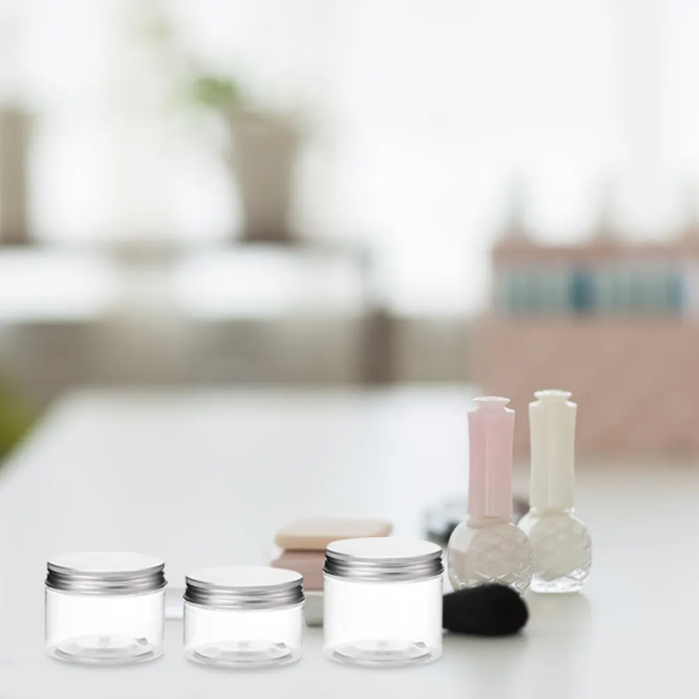 

Набор из 3 прозрачных пластиковых круглых баночек для образцов косметики: для шампуня, бальзама, мази. Удобные портативные баночки с завинчивающейся крышкой для лосьона.